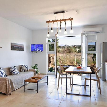 Livingfy Apt With Mountain View & Garden Βάμος Εξωτερικό φωτογραφία